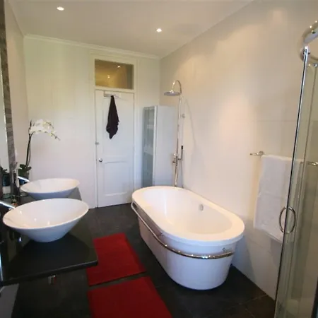 Apartment Wonderful 4 Bedroom Apartment In Lisbon