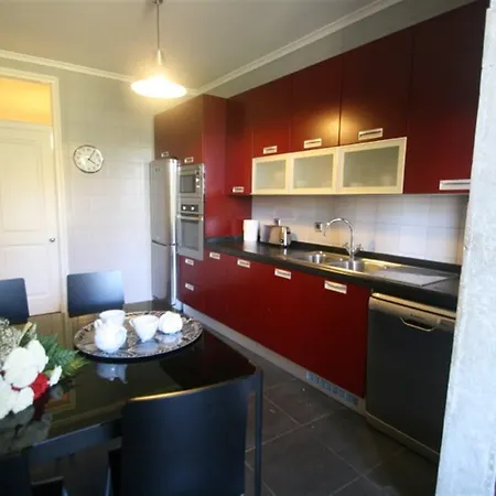 Wonderful 4 Bedroom Apartment In Lisbon Apartment